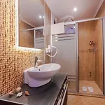 Puya Hotel