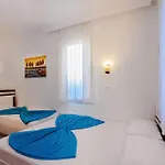Puya Hotel